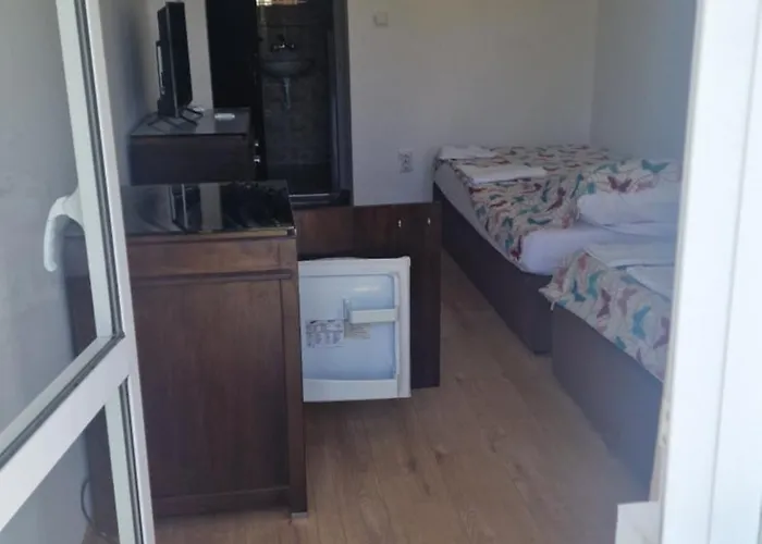 Къща За Гости Ravda Pensión 3*